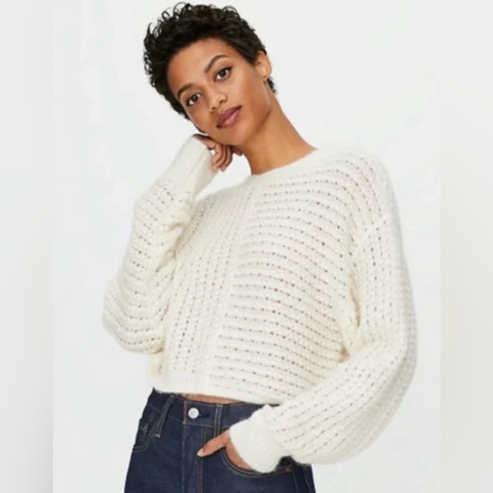 Aritzia Wilfred Free Fortune Cropped Mohair Fuzzy Crewneck Pullover Sweater
